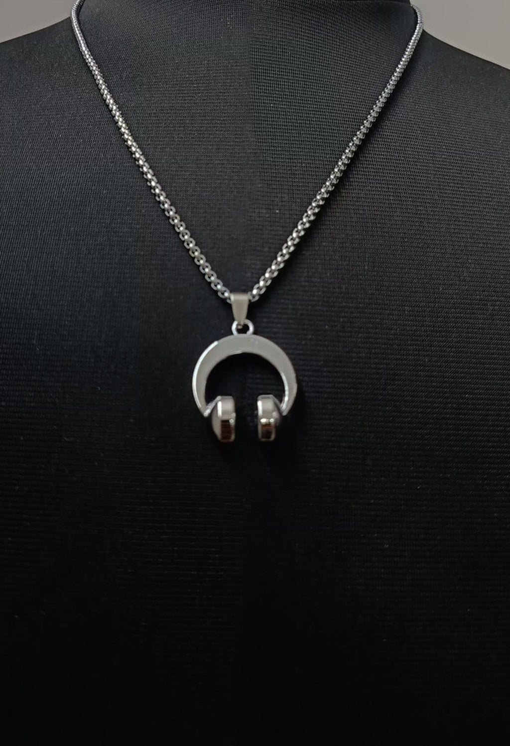 La Musique Locket With Chain Silver Pleated Stainless Steel Pendent For Men By Offmint