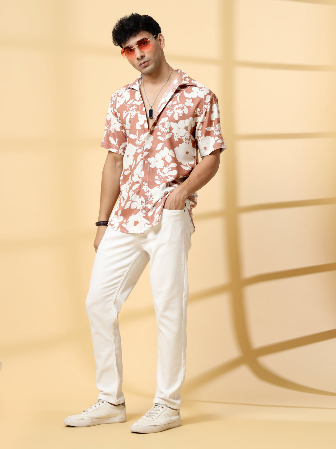 Men Printed Cut Away Collar Mauve Casual Shirt