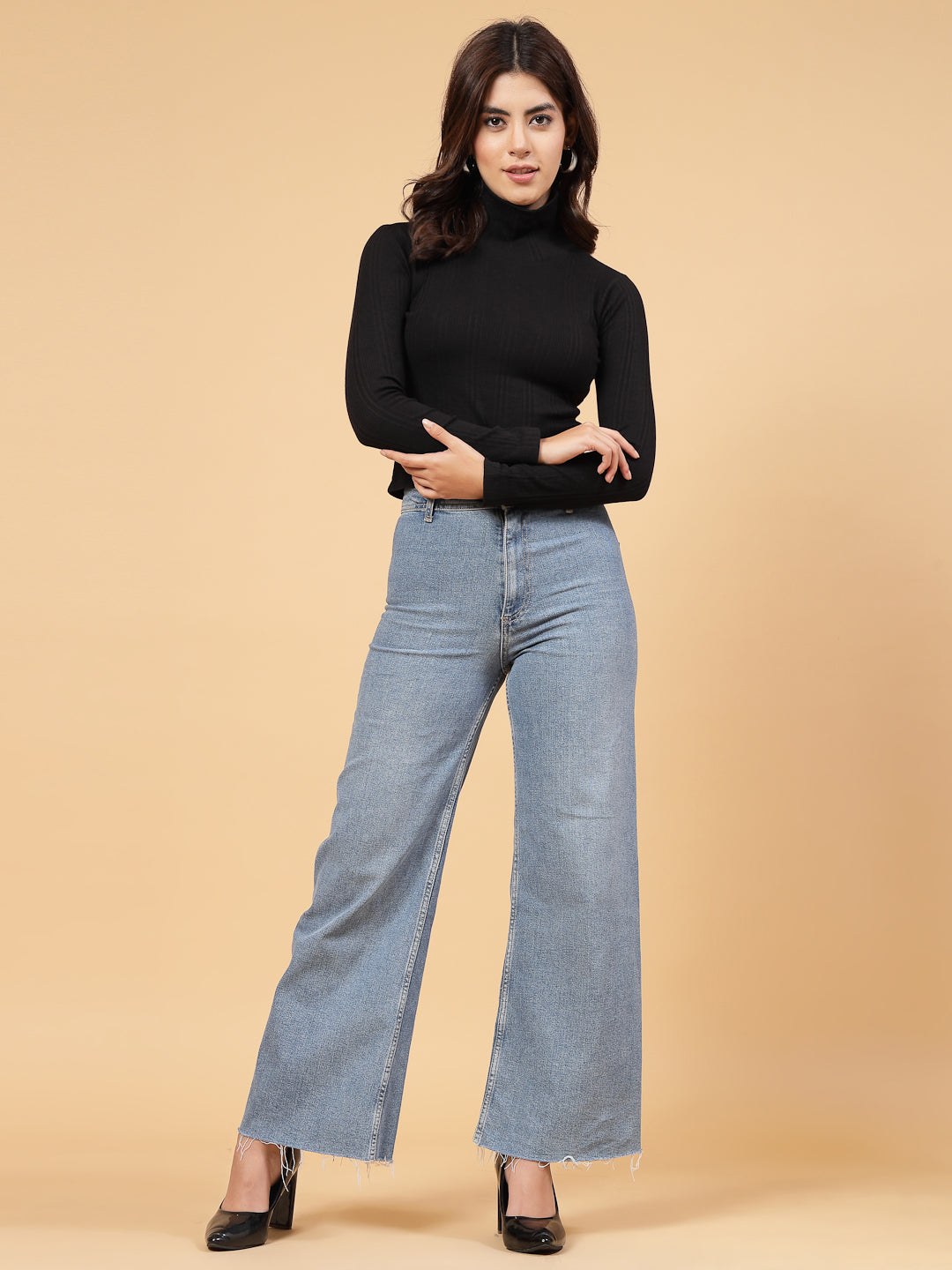 Women Solid Black Full Sleeves Crop Top