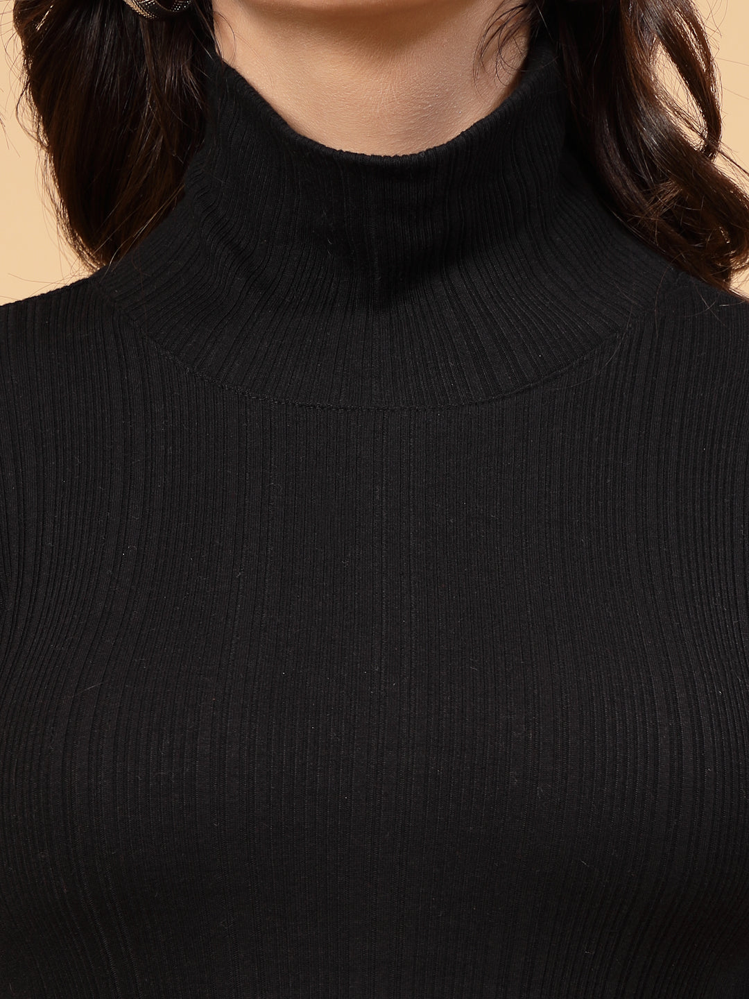 Women Solid Black Full Sleeves Crop Top