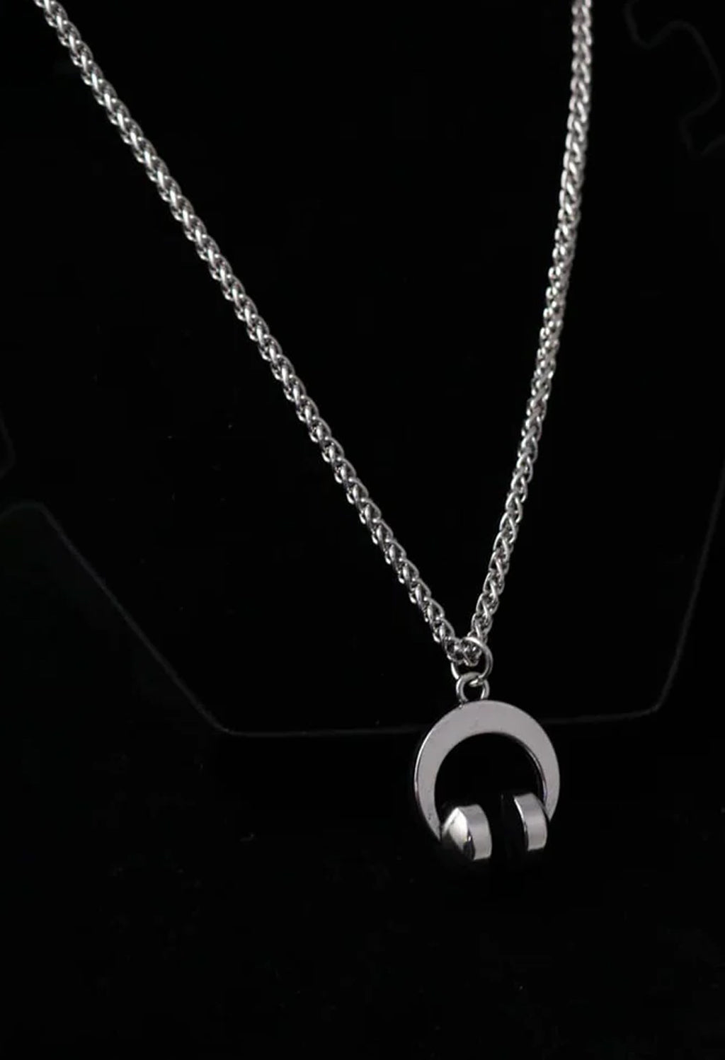 La Musique Locket With Chain Silver Pleated Stainless Steel Pendent For Men By Offmint