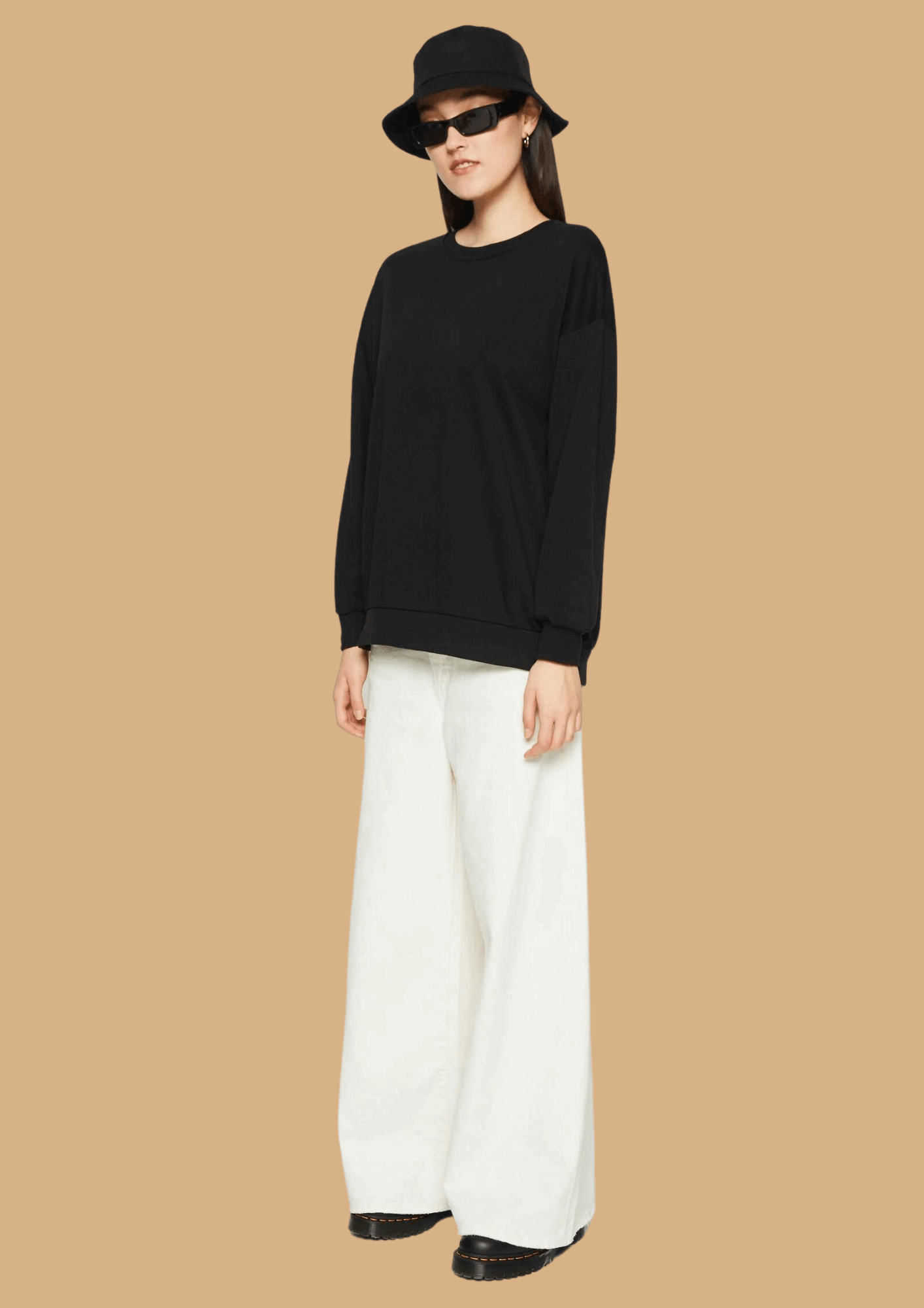 Black color sweatshirt by offmint