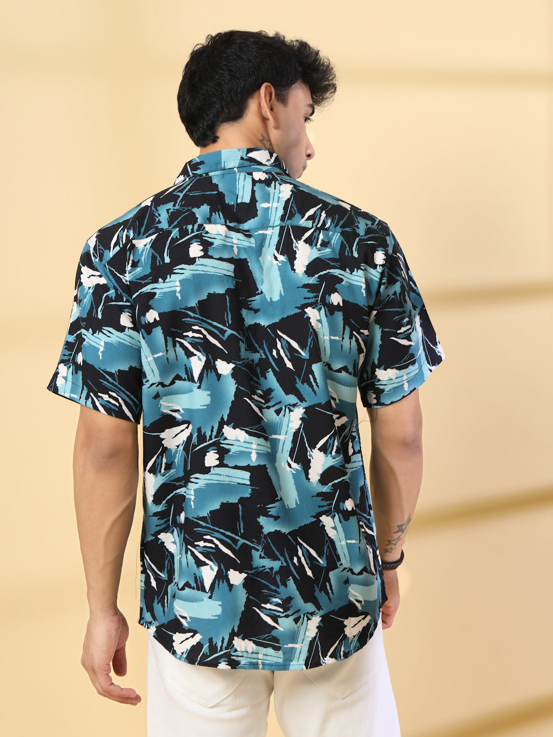 Men Printed Cut Away Collar Multicolor Casual Shirt