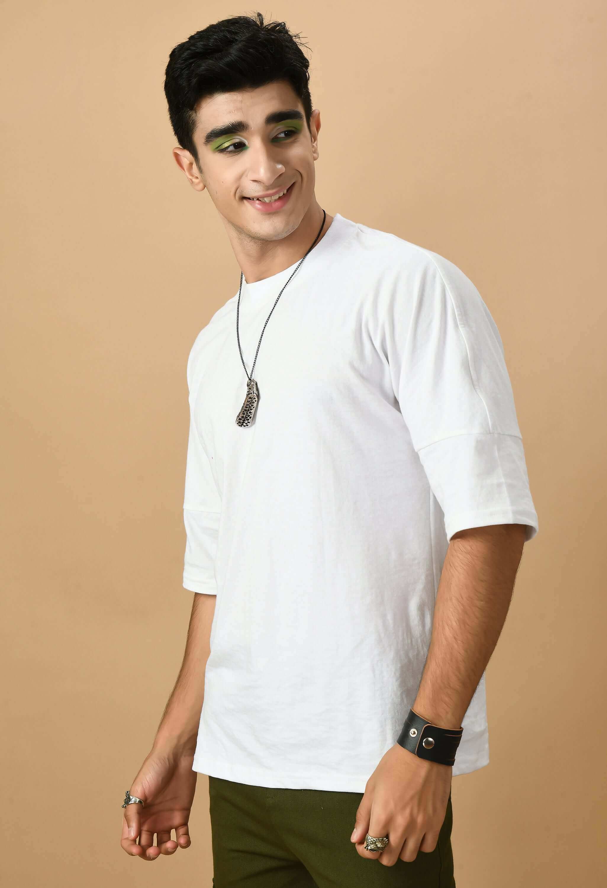 Men's oversized white t-shirt 