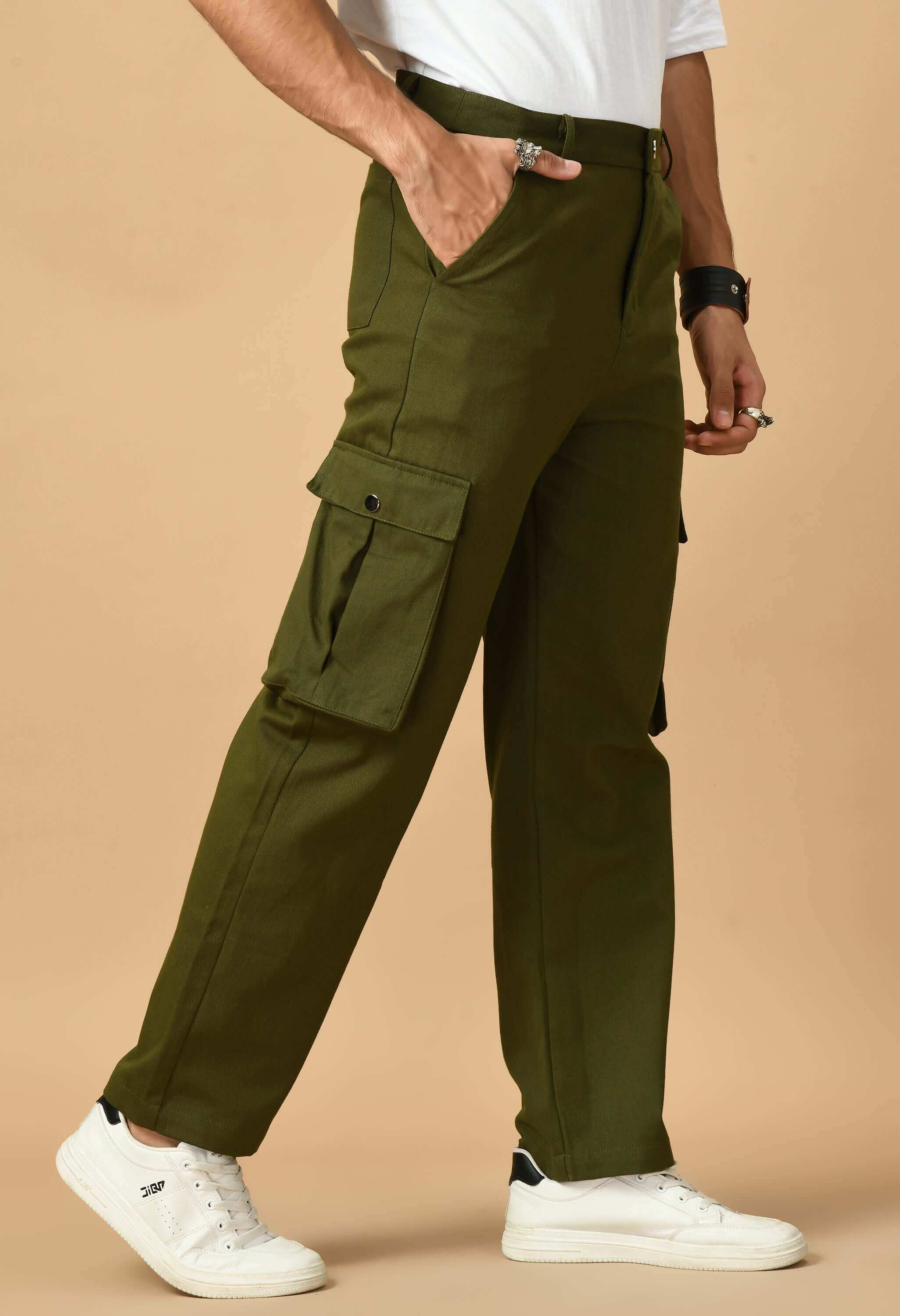 Six pocket men's olive green cargo 