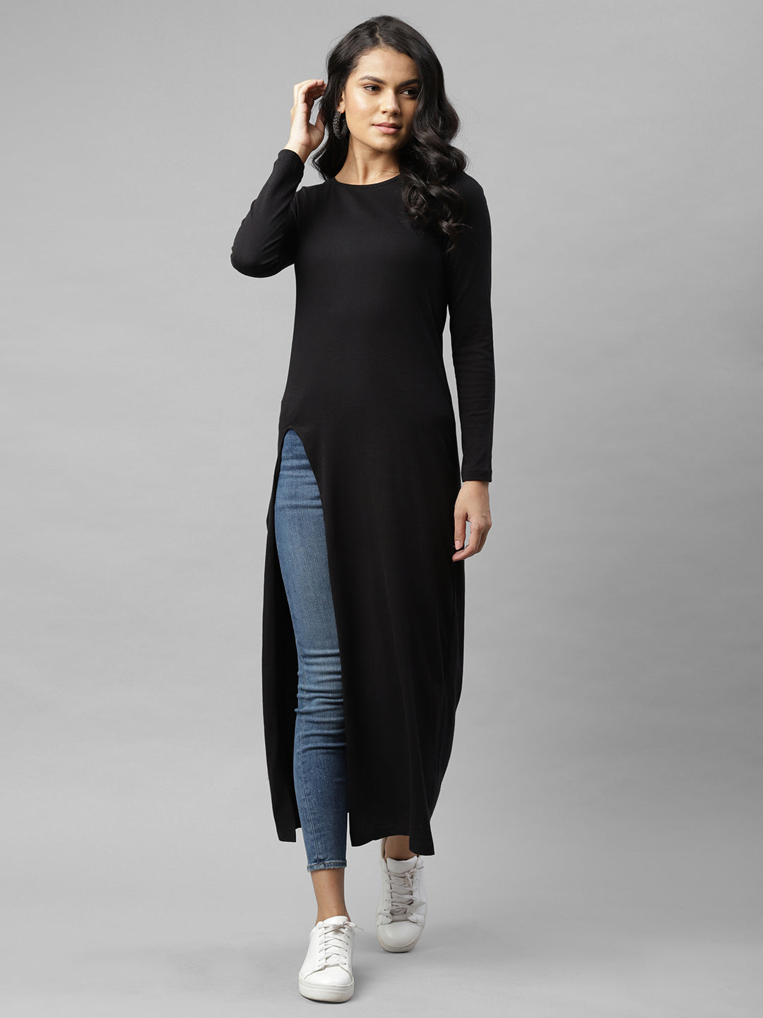 Women Black Solid Round Neck Longline Regular Fit Top