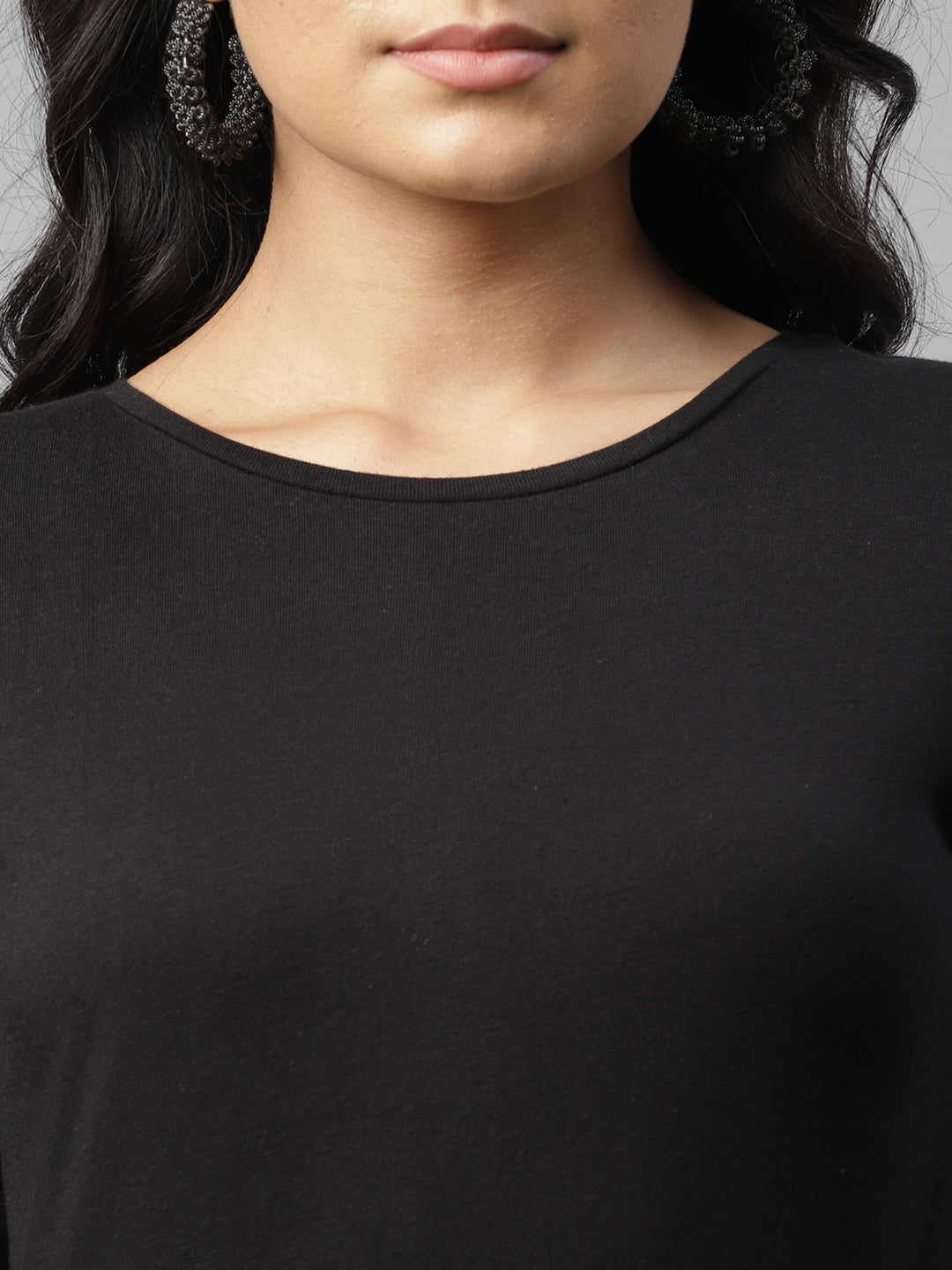 Women Black Solid Round Neck Longline Regular Fit Top