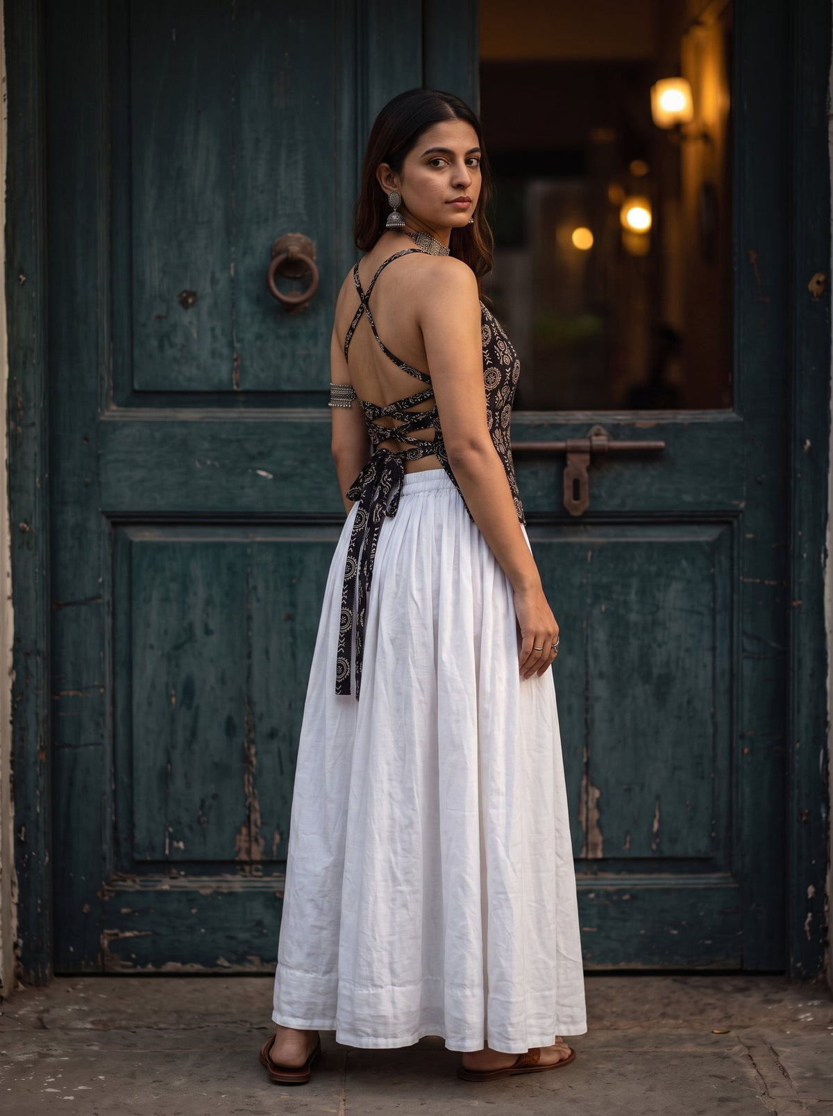 Jalwa Black styled view 1 – The Suitable